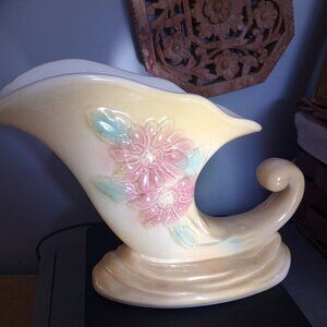 Pretty USA Pottery Planter With Flower. Vase. Shabby chic Victorian style